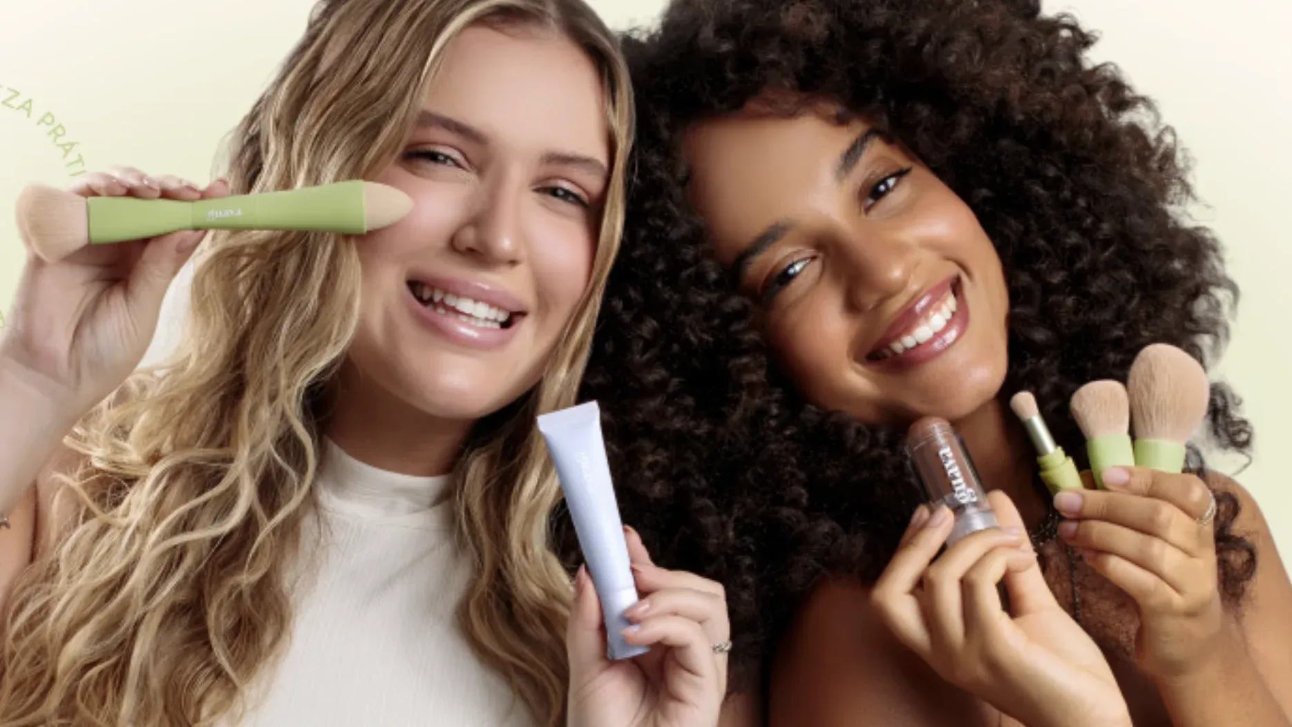 Produtos de maquiagem Guava enviados para influenciadoras
