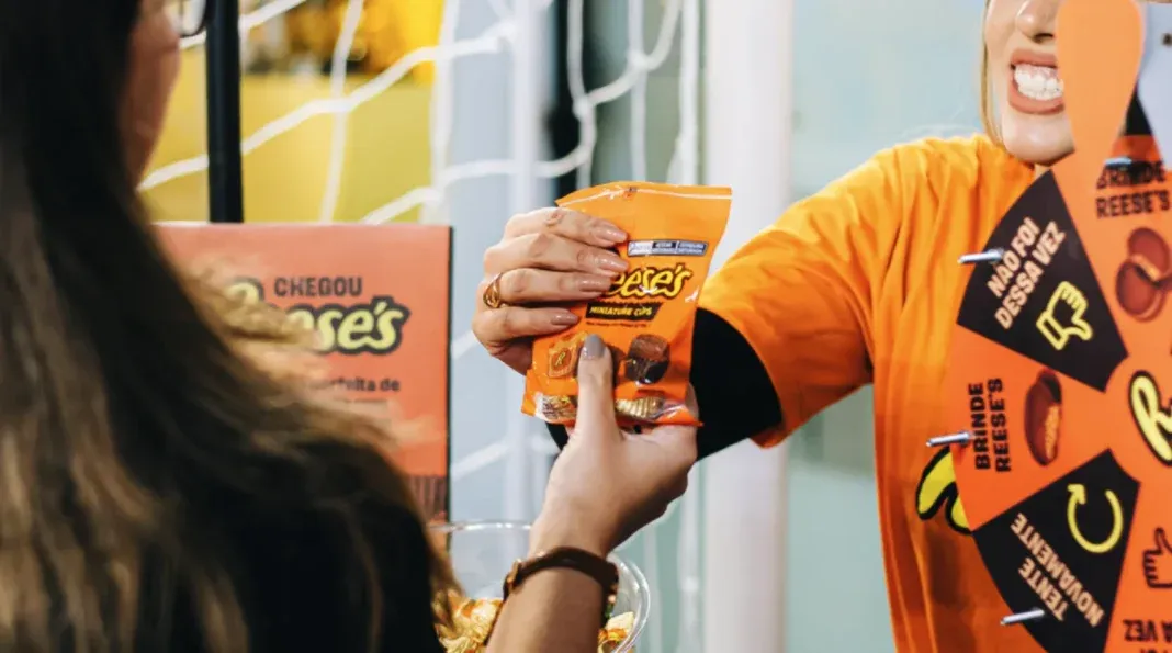 Brinde grátis: Reese's Distribui Chocolates e Brindes Grátis em Escritórios de São Paulo até 17 de Julho