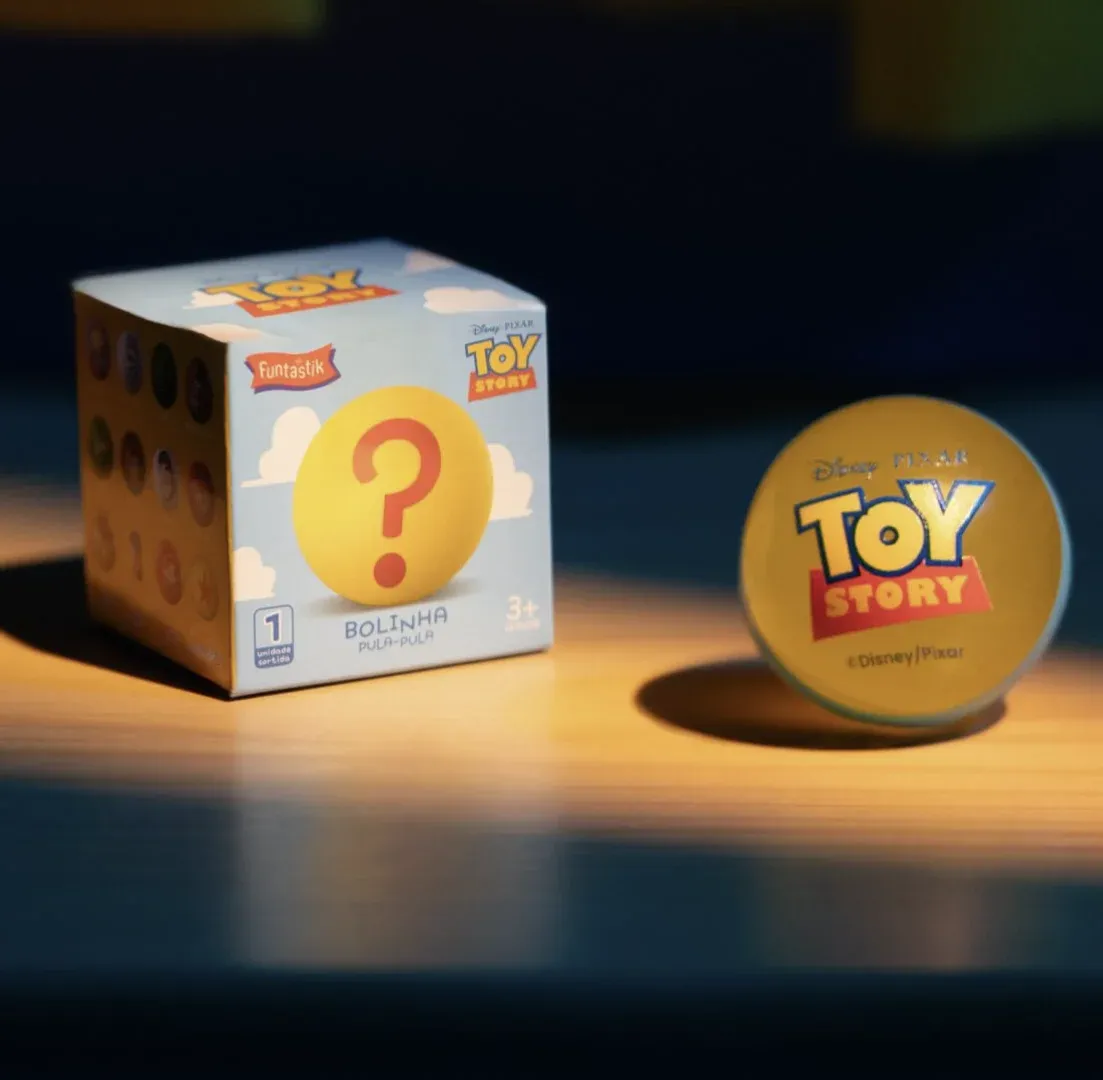 Brinde grátis: Compre e Ganhe Ri Happy: Bolinhas Pula-Pula Surpresa de Toy Story por R$ 9,99 a Cada R$ 49,99